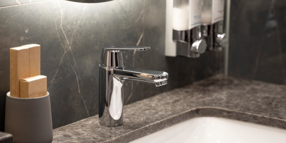 Melhore seu banheiro com louças e metais
